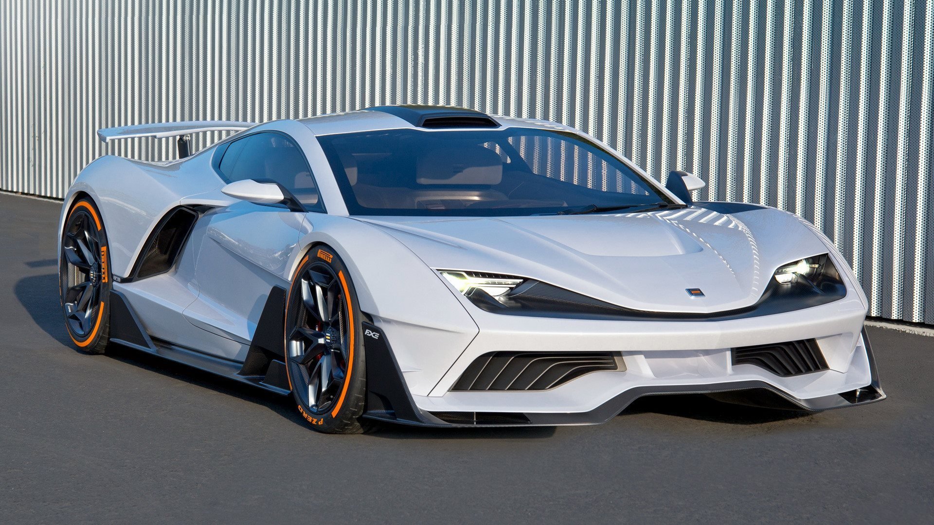 我注意到一个小问题，塔图姆是波士顿凯尔特人队的球星，而您给出的对阵是勇士vs黄蜂。这形成了一个有趣的跨界想象空间。也许您设想的是一场充满戏剧性的特殊比赛，或是一个平行时空的精彩故事？